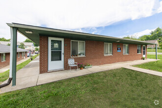 Building Photo - 1025 Arbordale-1025-8