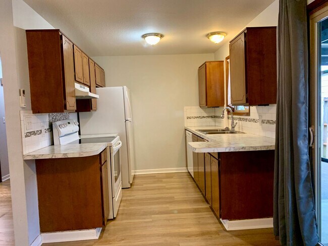 Building Photo - 310/312-Duplex