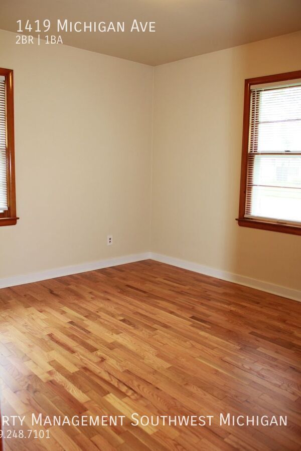 Building Photo - Newly updated 2 bedroom, 1 bath unit in St...