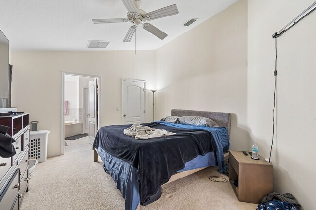 Building Photo - Great opportunity to rent in the gated community of Parkmonte in Meadow Pointe!
