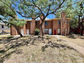 Building Photo - 919 Bruce Way