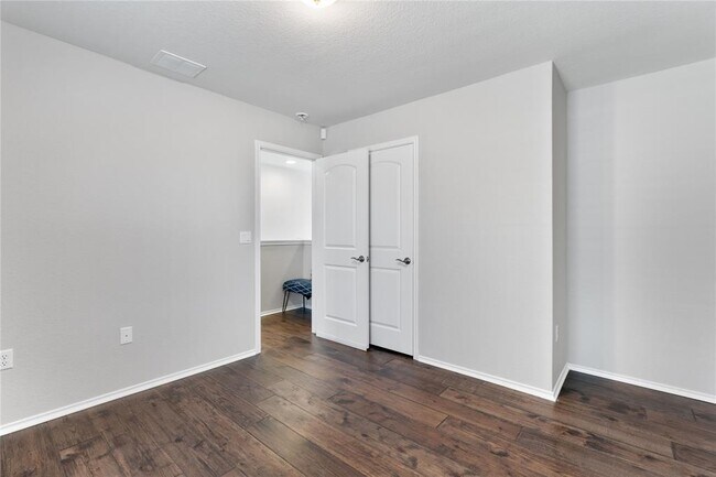 Building Photo - 10423 Turnbull Loop