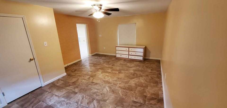 Building Photo - 4505 Laplace St