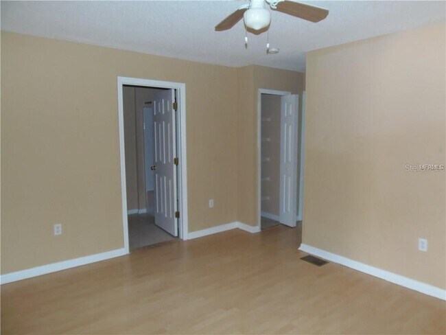 Building Photo - 4645 Ashburn Square Dr