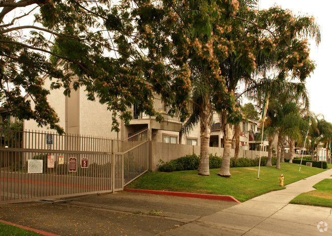 Building Photo - Arrow Wood Apartments