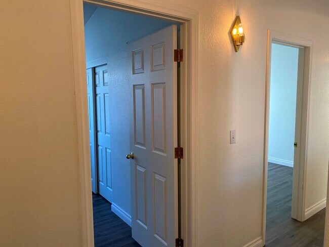 Building Photo - 8029 Sierra Largo Dr