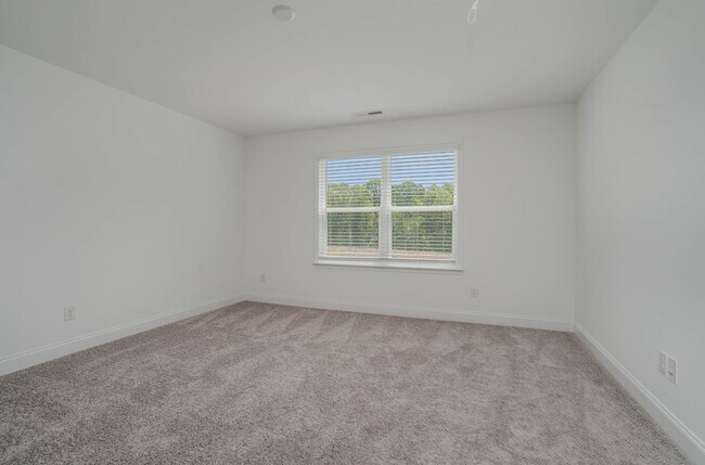 Building Photo - 19225 Yellow Birch Dr
