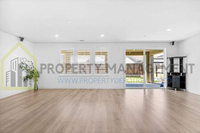 Building Photo - Stunning New 4 Bed / 3 Bath Home | Built i...