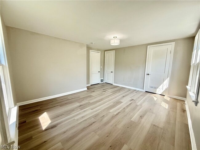 Building Photo - 41 Dewhurst Ave