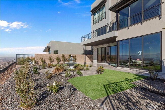 Building Photo - 577 Overlook Rim Dr