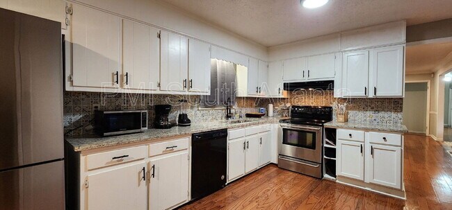 Building Photo - 150 Timberland Trail