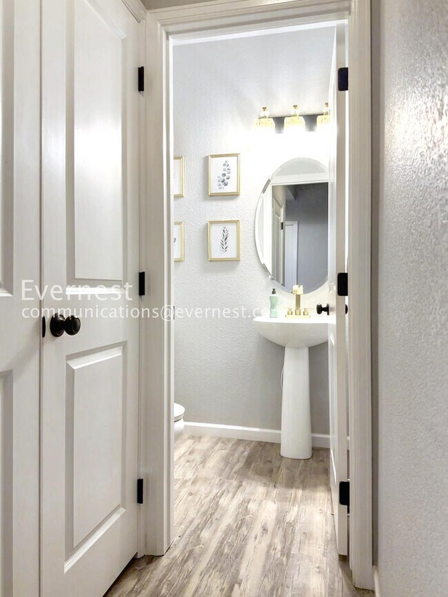 Building Photo - 1123 Huntington Ave