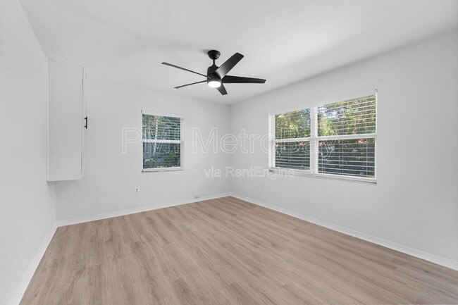 Building Photo - 4939 Woodland Dr