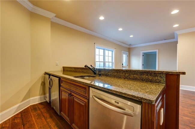 Building Photo - 1049 Highland Village Trail