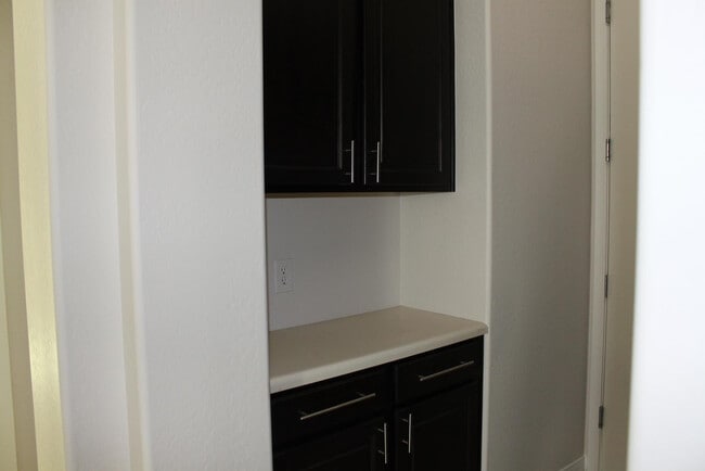 Building Photo - 3458 E Loma Vista St