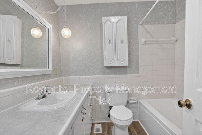 Building Photo - 402 Rand Blvd