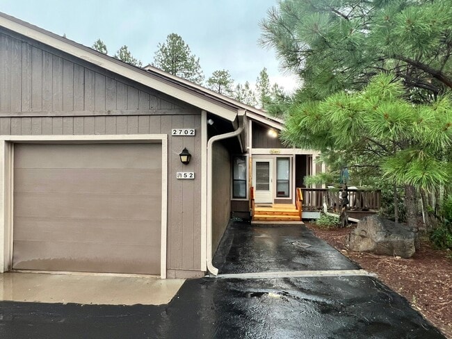 Primary Photo - 2702 Juniper Cir