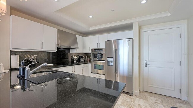 Building Photo - 1350 Main St