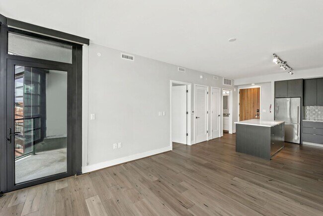 Building Photo - 6 Minute Walk to the Metro! 25 Minute Walk...