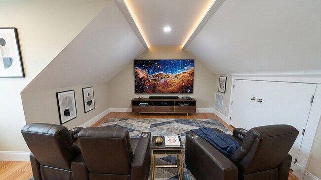 Building Photo - 42 Parsons St