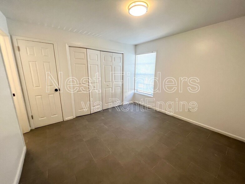 Building Photo - 1318 Sydney Pl