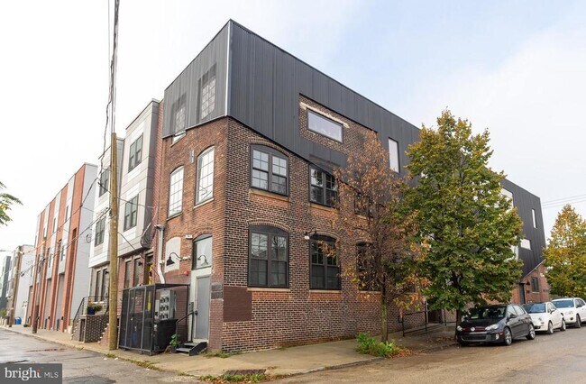 Building Photo - 1737 N Howard St