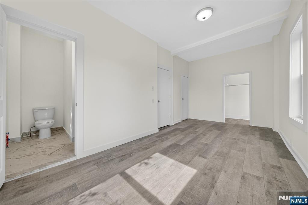 Building Photo - 66 Boulevard