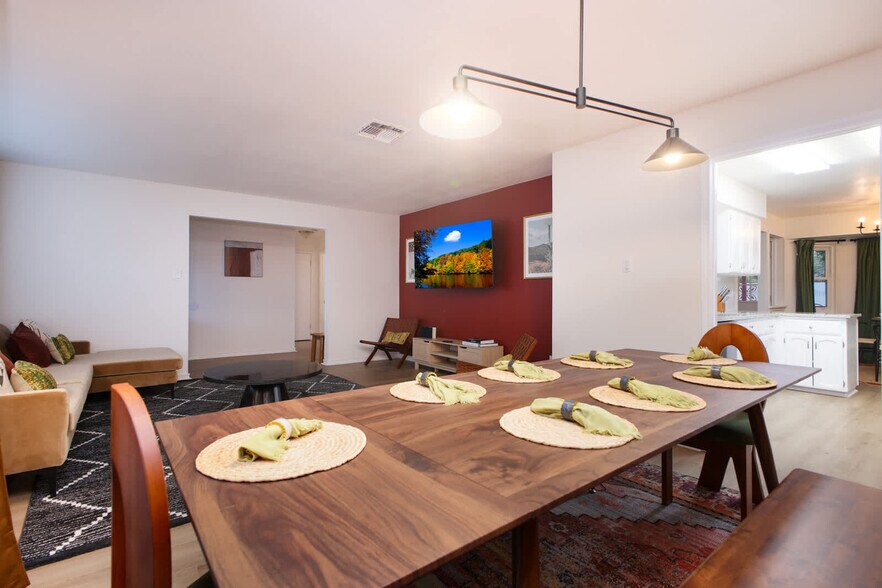 Building Photo - 2751 Forest Spur