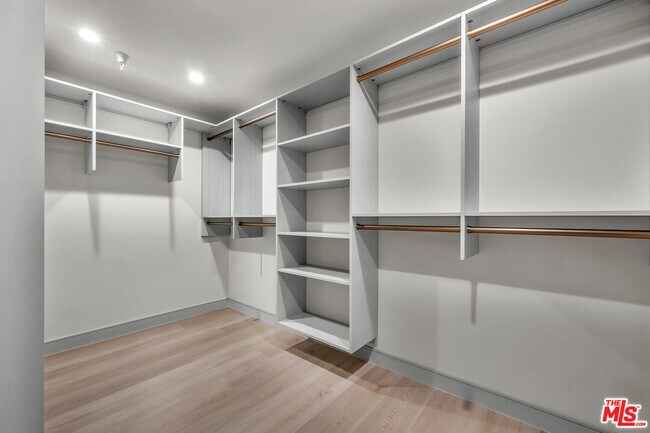 Building Photo - 10790 Wilshire Blvd