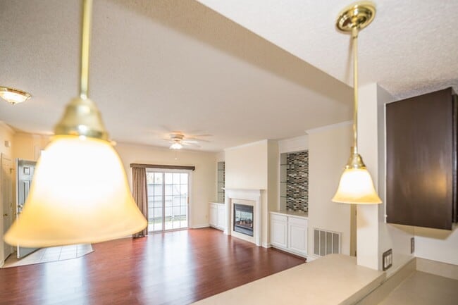 Building Photo - Beautiful Condo in Virginia Beach