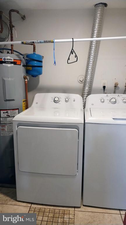 Building Photo - 8402 Jinetes Ct