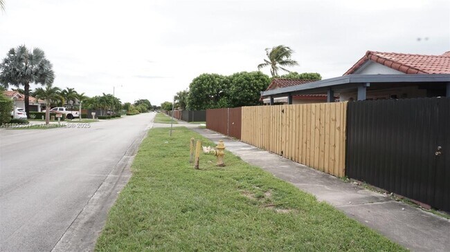 Building Photo - 4909 SW 144th Ct