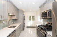 Building Photo - 18 Union St