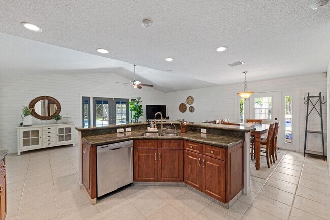 Building Photo - 14775 Stirrup Ln