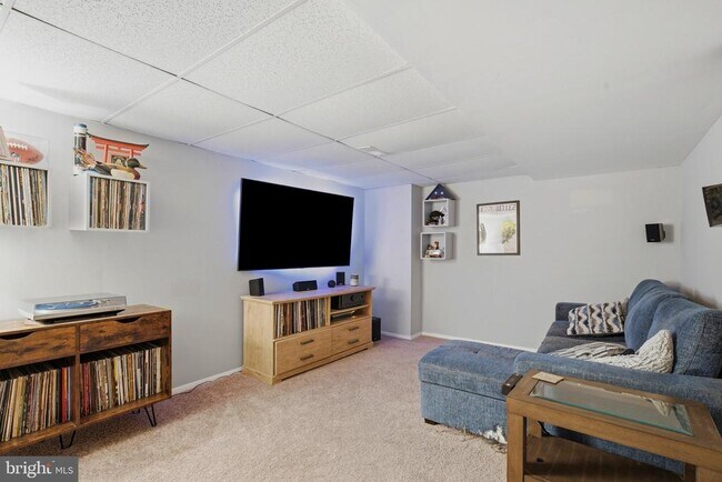 Building Photo - 2641 Dogwood Ln