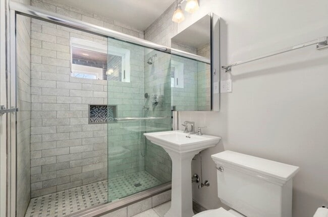 Building Photo - 11 Vinal St