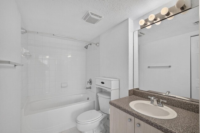 Building Photo - 1801 N Flagler Dr