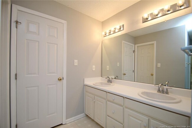Building Photo - 8105 Tuxford Dr