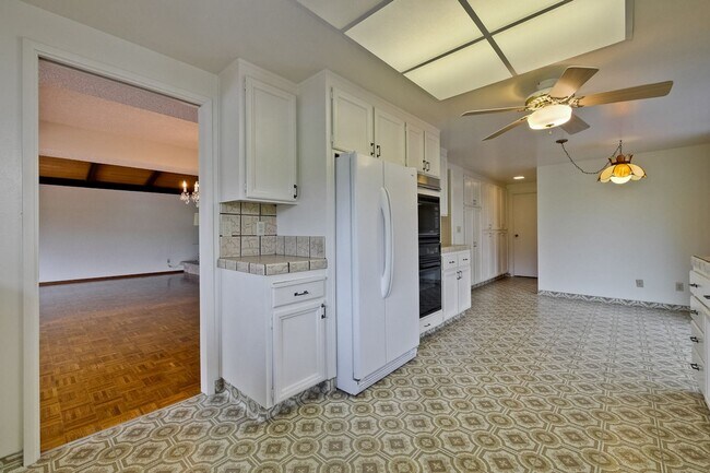 Building Photo - Wow! What a Great Home! Available Soon!