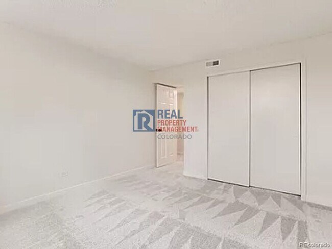 Building Photo - 9110 E Girard Ave