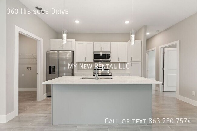 Building Photo - 360 Hibiscus Dr