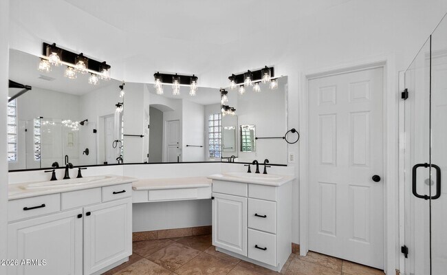 Building Photo - 7742 E Los Gatos Dr