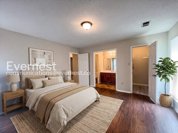Building Photo - 10157 Riggan Dr