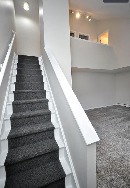 Building Photo - 1700 Farmington Ave