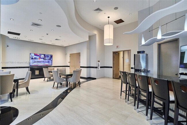 Building Photo - 3101 S Ocean Dr