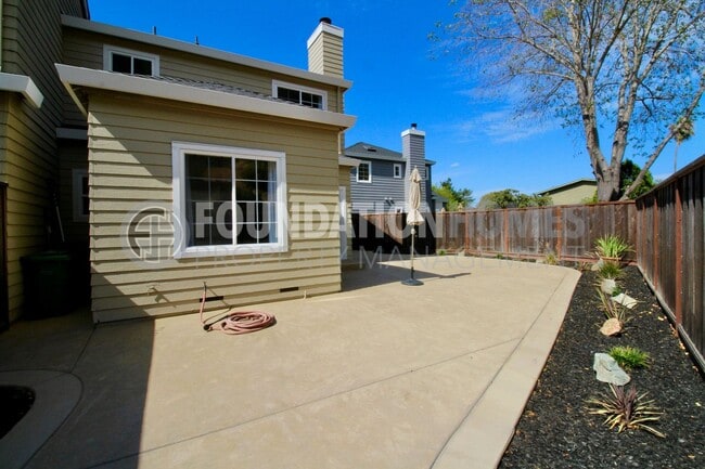 Building Photo - Bright Renovated 2BD/2.5BA Near China Camp...