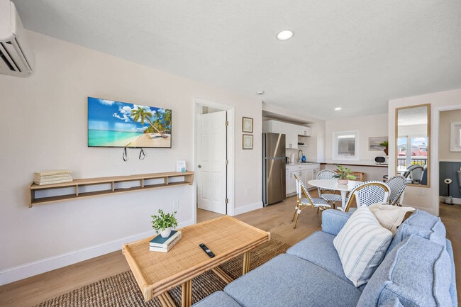 Building Photo - 637 S Orlando Ave