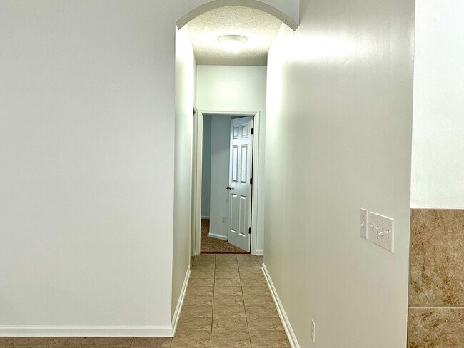Building Photo - Beautiful 4/3, Amenities Galore! Located i...