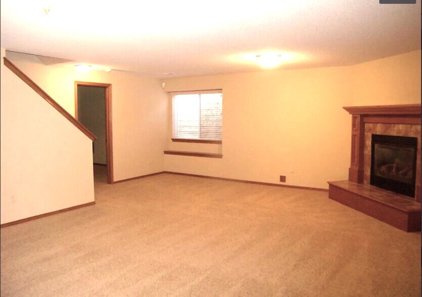 Bright View Out Basement - 3633 N Rushwood Ct