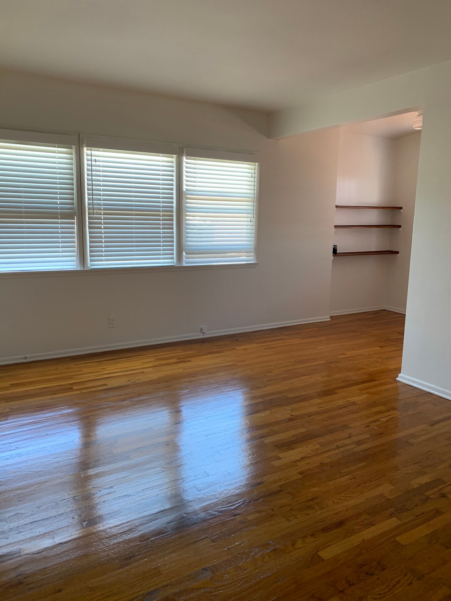 Living Room - 1517 Pontius Ave